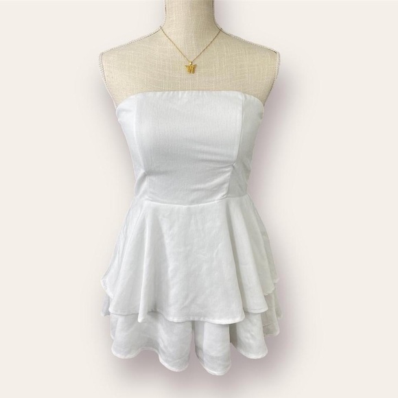 ✨🤍 Princess Polly Romper 🤍✨ - Picture 1 of 8